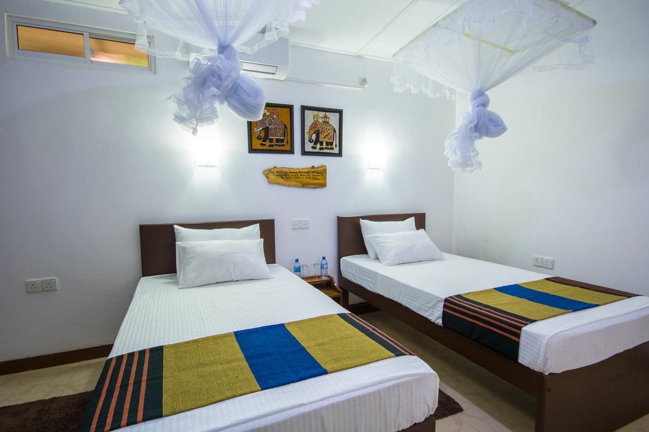 Udawatta Kele Villa Kandy Exterior photo